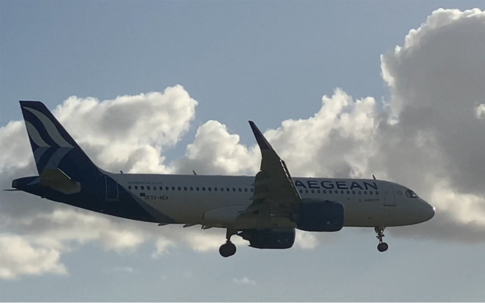 希腊爱琴海航空320neo希思罗机场降落