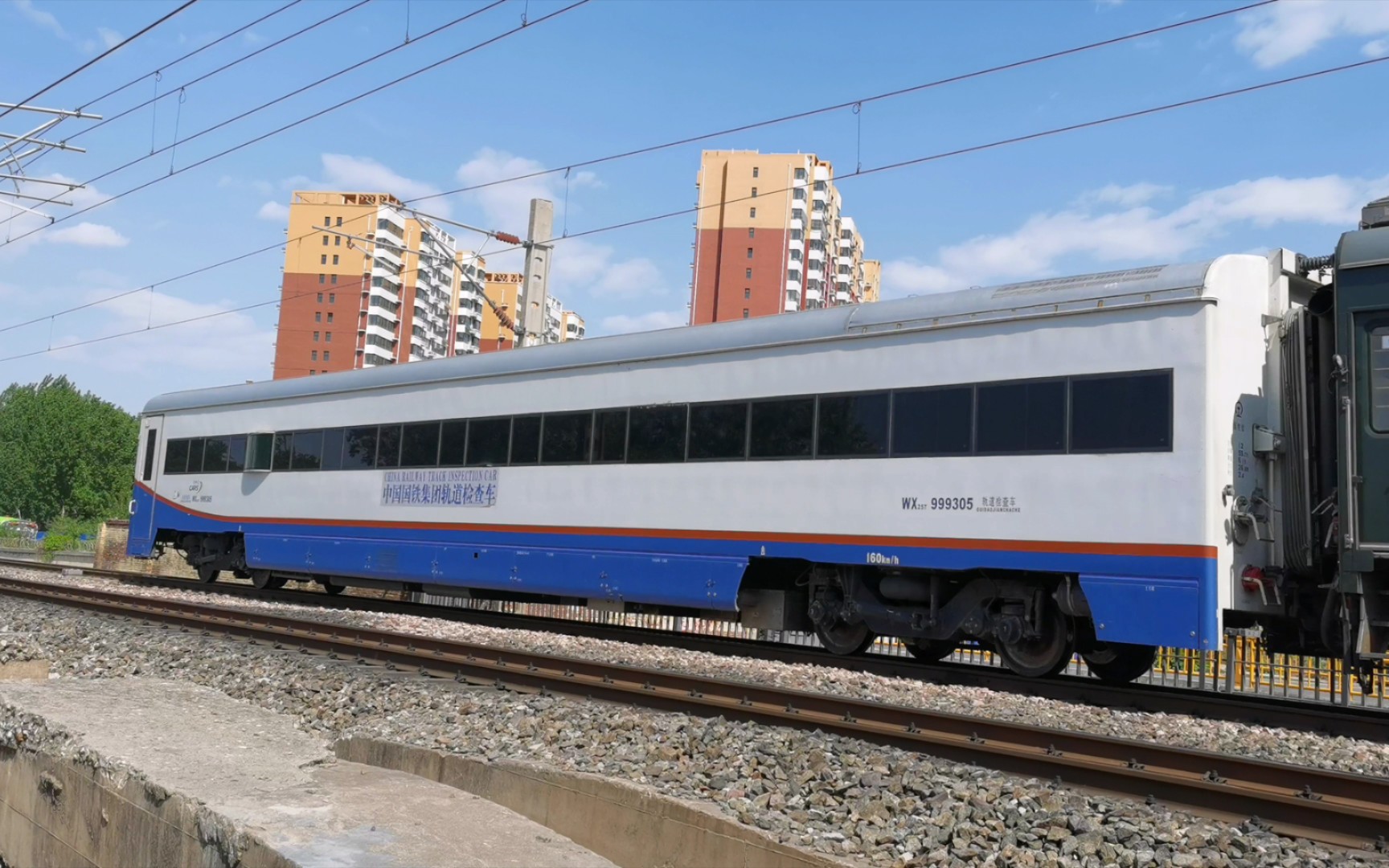 活动  白色轨道检测车999305