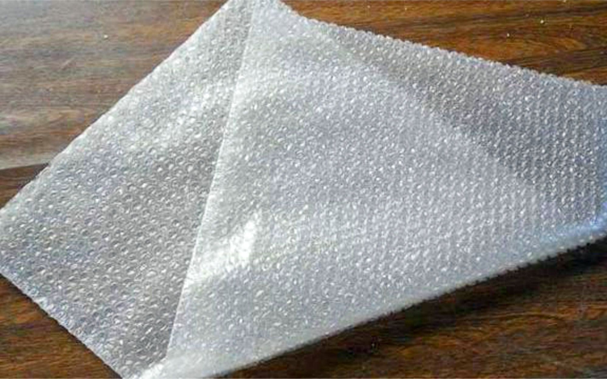 快递里的气泡膜不要扔,放厨房能帮大忙,家家都用得到,帮大忙了