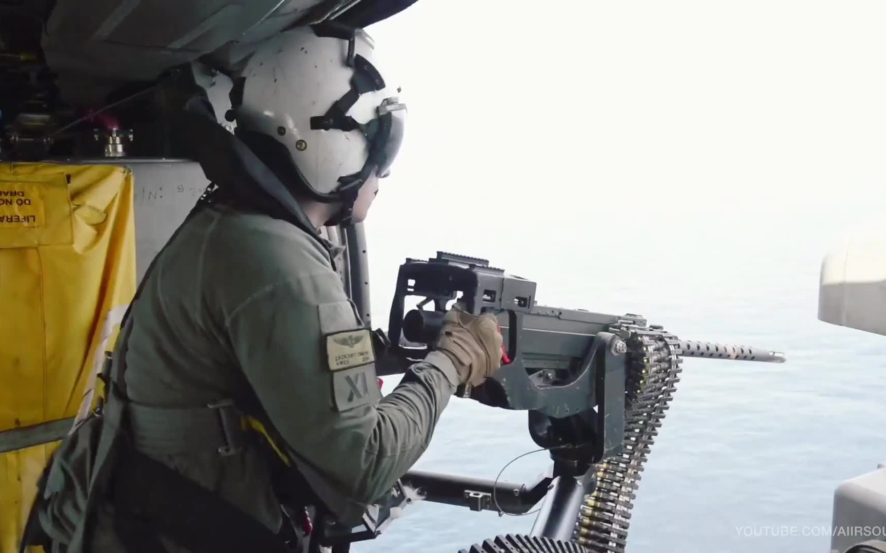 美國海軍mh60s海鷹直升機實彈射擊訓練