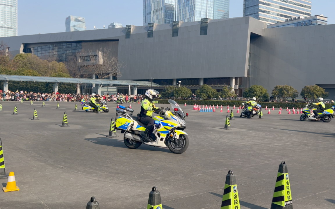 【南京钢铁侠】南京铁骑真的很帅呢