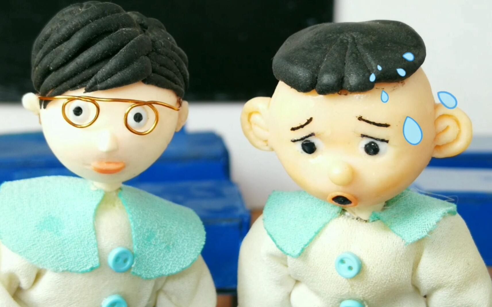 儿童剧—强强想套路怪小逗的漫画书,比一比两个学霸谁更聪明呢?