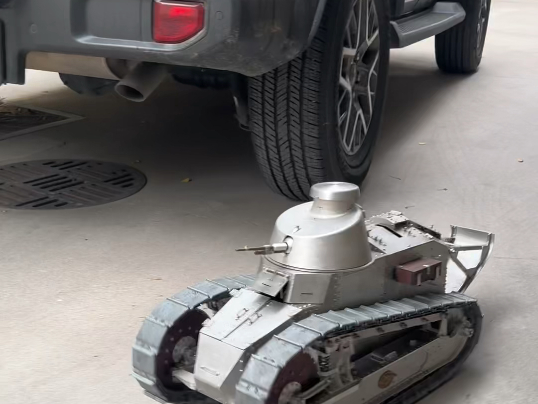 坦克鼻祖.雷诺ft17