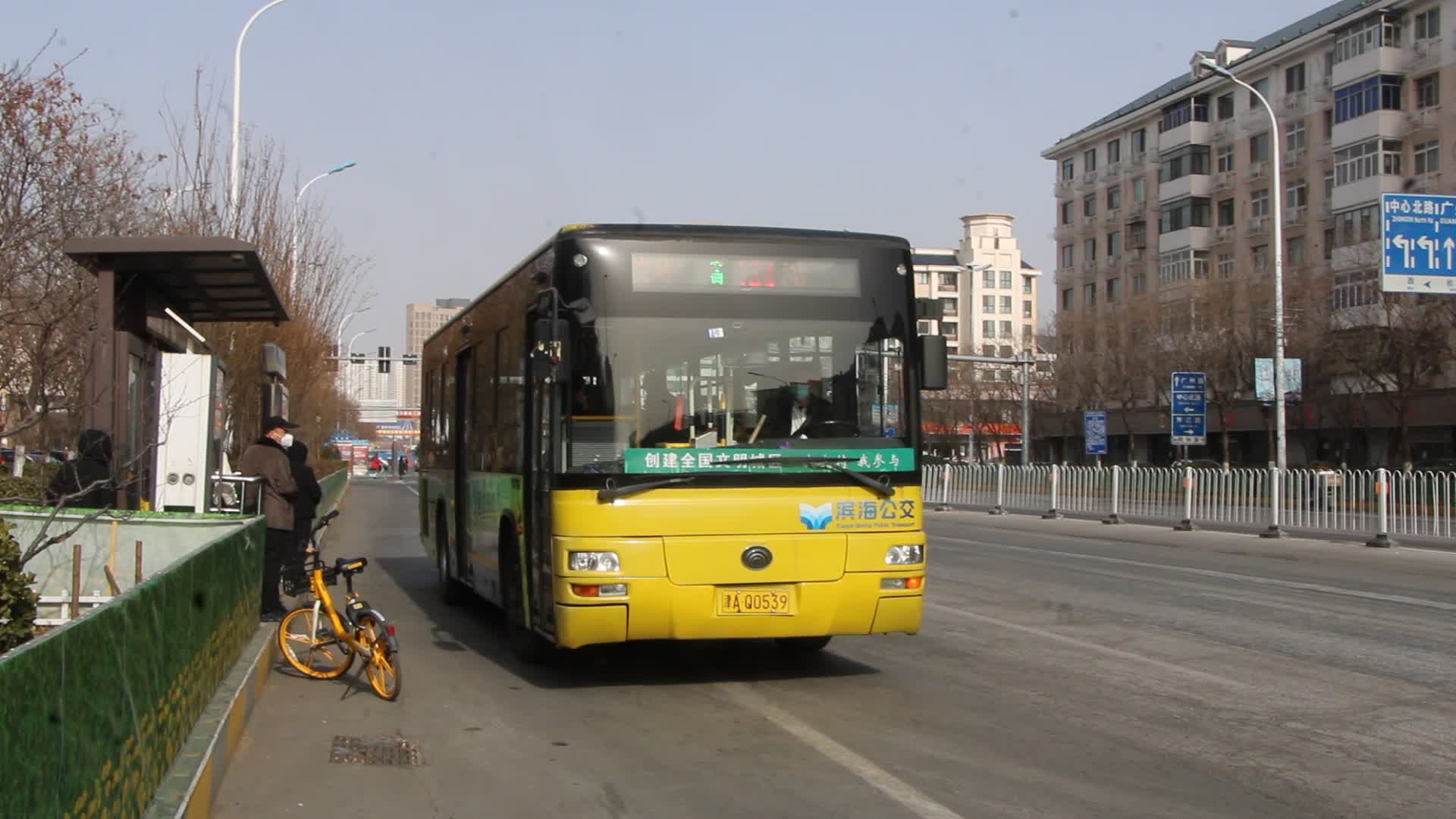 天津滨海公交124路zk6100hga出站视频