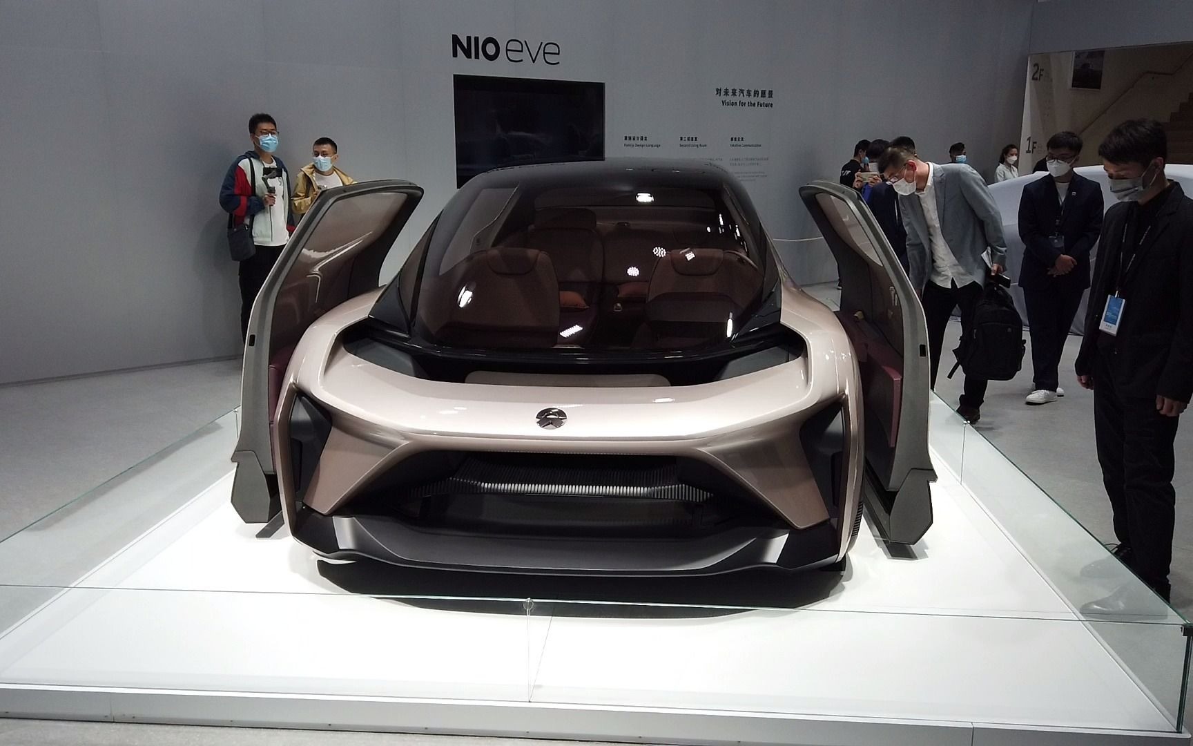 上海车展-实拍蔚来eve概念车,超大侧滑门,车内像客厅_哔哩哔哩_bili