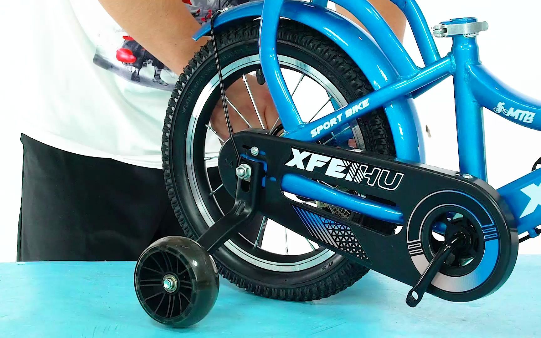 辅助轮安装方式