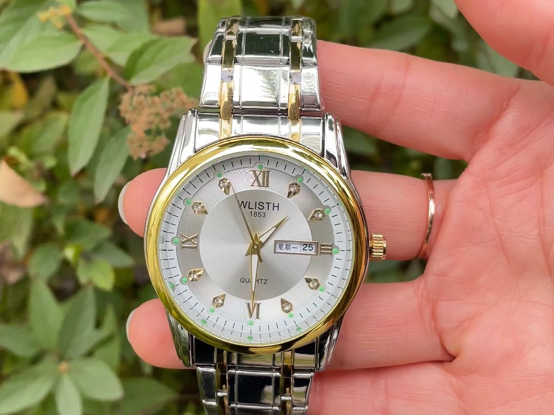 矿物质强化玻璃,30米生活防水,螺旋表冠,石英机芯2