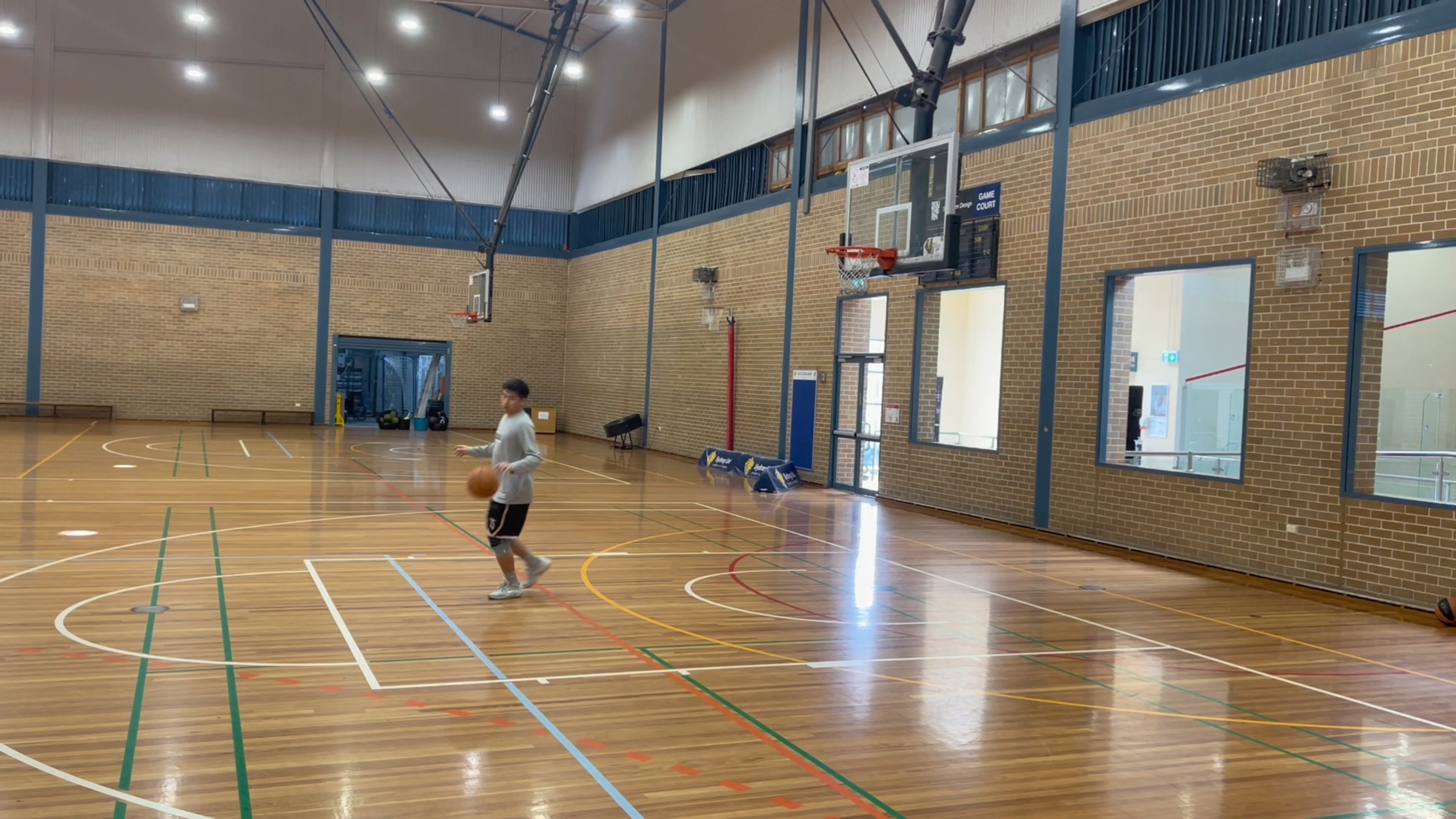 悉尼大学体育馆投篮10/9