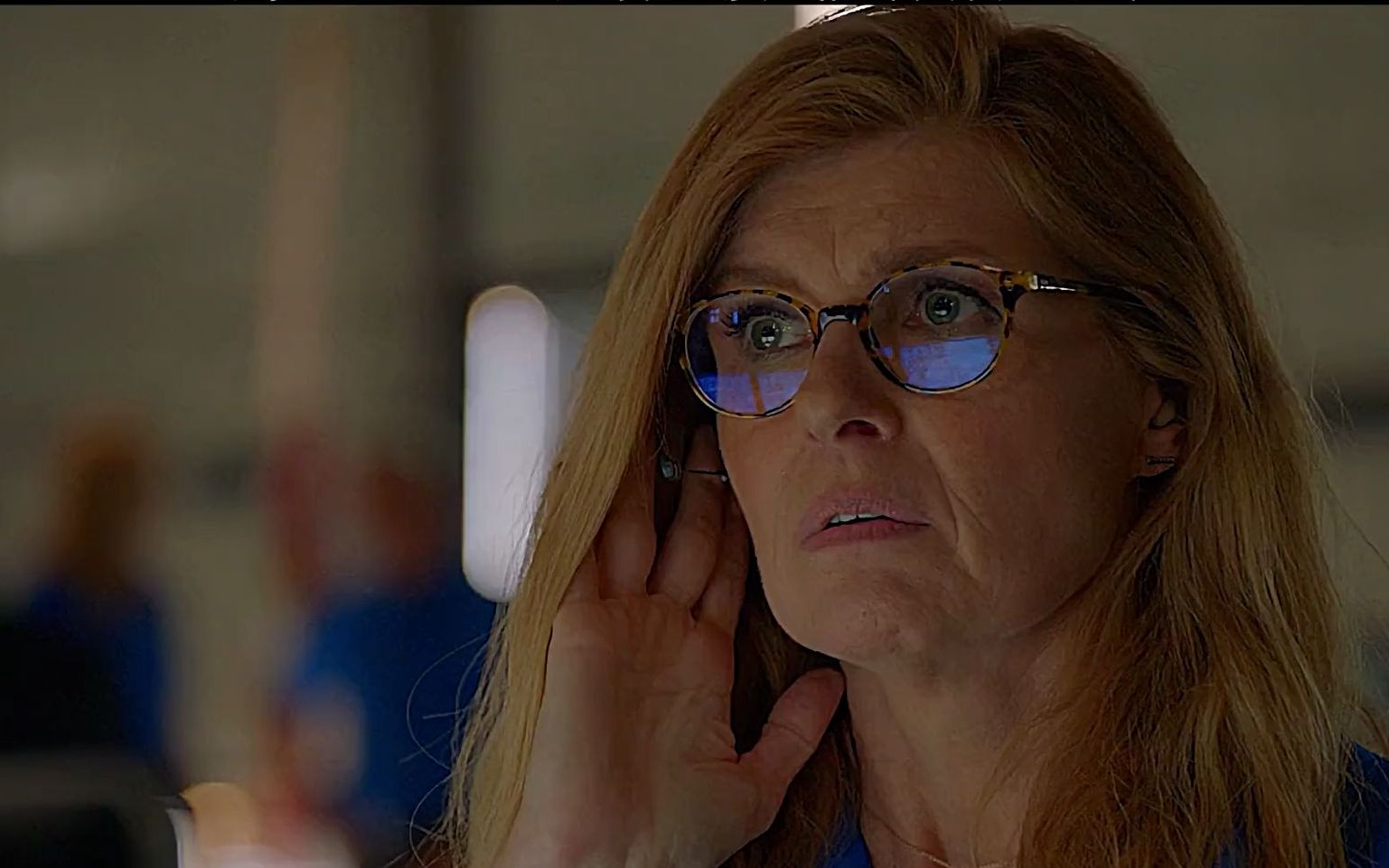 【紧急呼救/911】女孩遭入室抢劫,接线员遇事沉着冷静,太溜了.