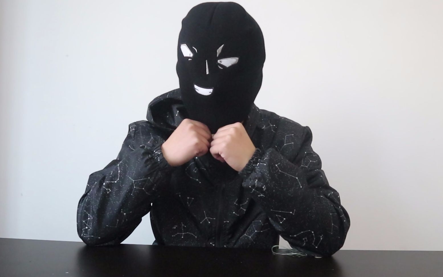 开箱评测名侦探柯南黑衣人面罩,你们觉得我够酷吗?_哔哩哔哩_bilibili