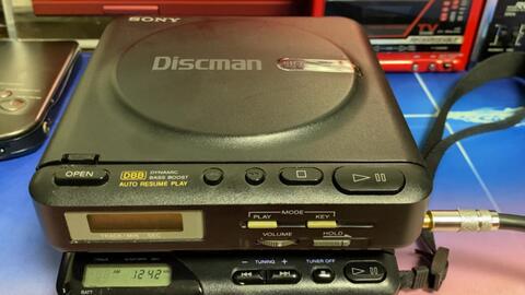 索尼Discman CD维修SONY D-82 D-90 D-99 D-150 D-250更换齿轮教程华仔