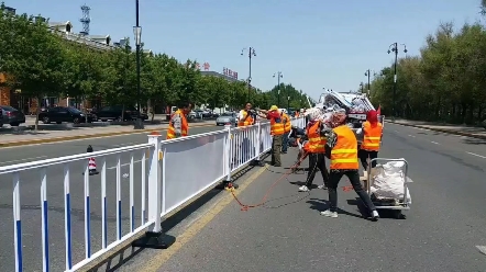 市政道路护栏网 公路隔离栏贤嵘市政护栏 白蓝色交通隔离护栏网 人行道防撞安全围栏 道路隔离网哔哩哔哩bilibili