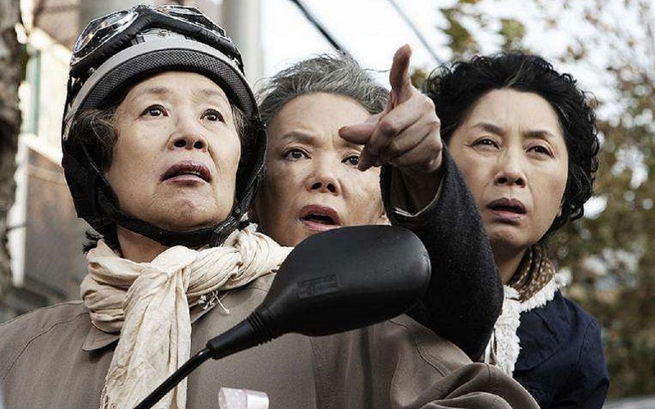 三个老奶奶抢劫银行搞笑的背后是令人心酸的故事