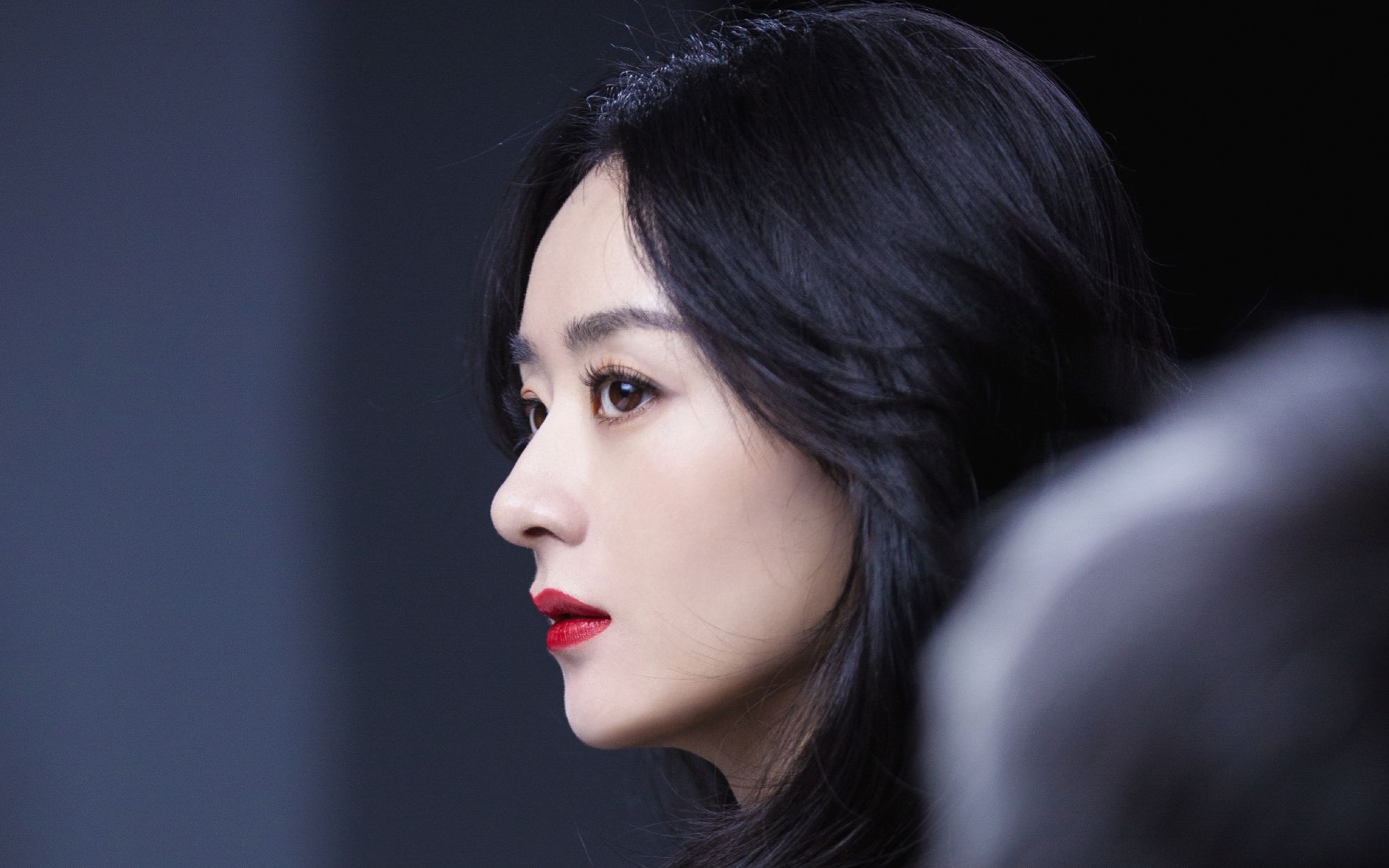 黑长直赵丽颖,病娇美人大变风格