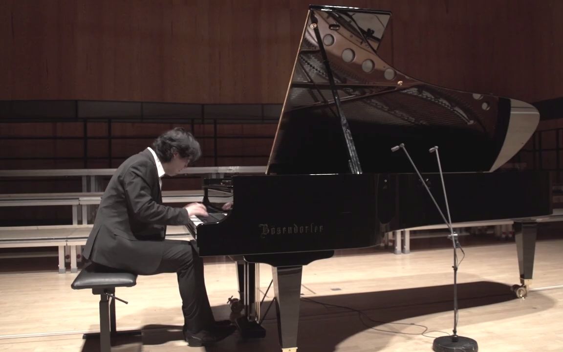 [图]Julian Pflugmann 演奏 Beethoven 32 Variations 贝多芬 32首变奏曲