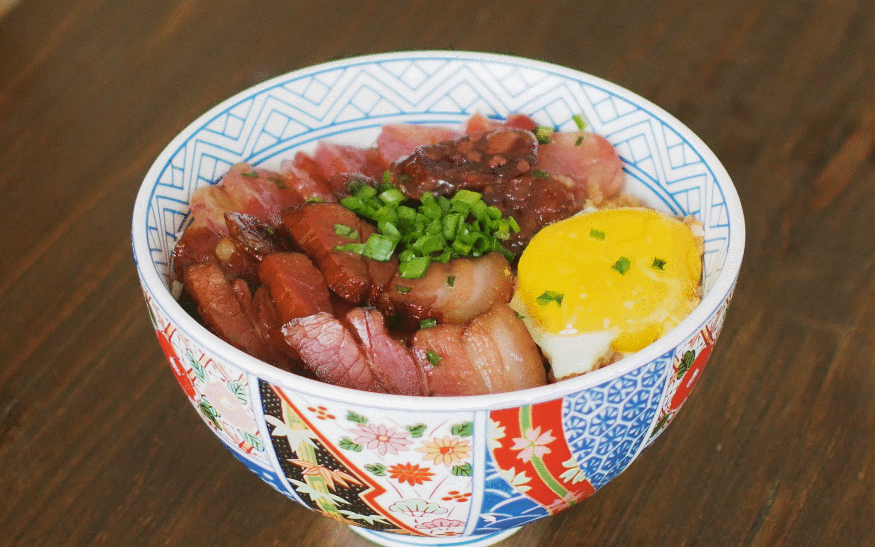 简易广式腊味煲仔饭,电饭煲也能做出锅巴来!