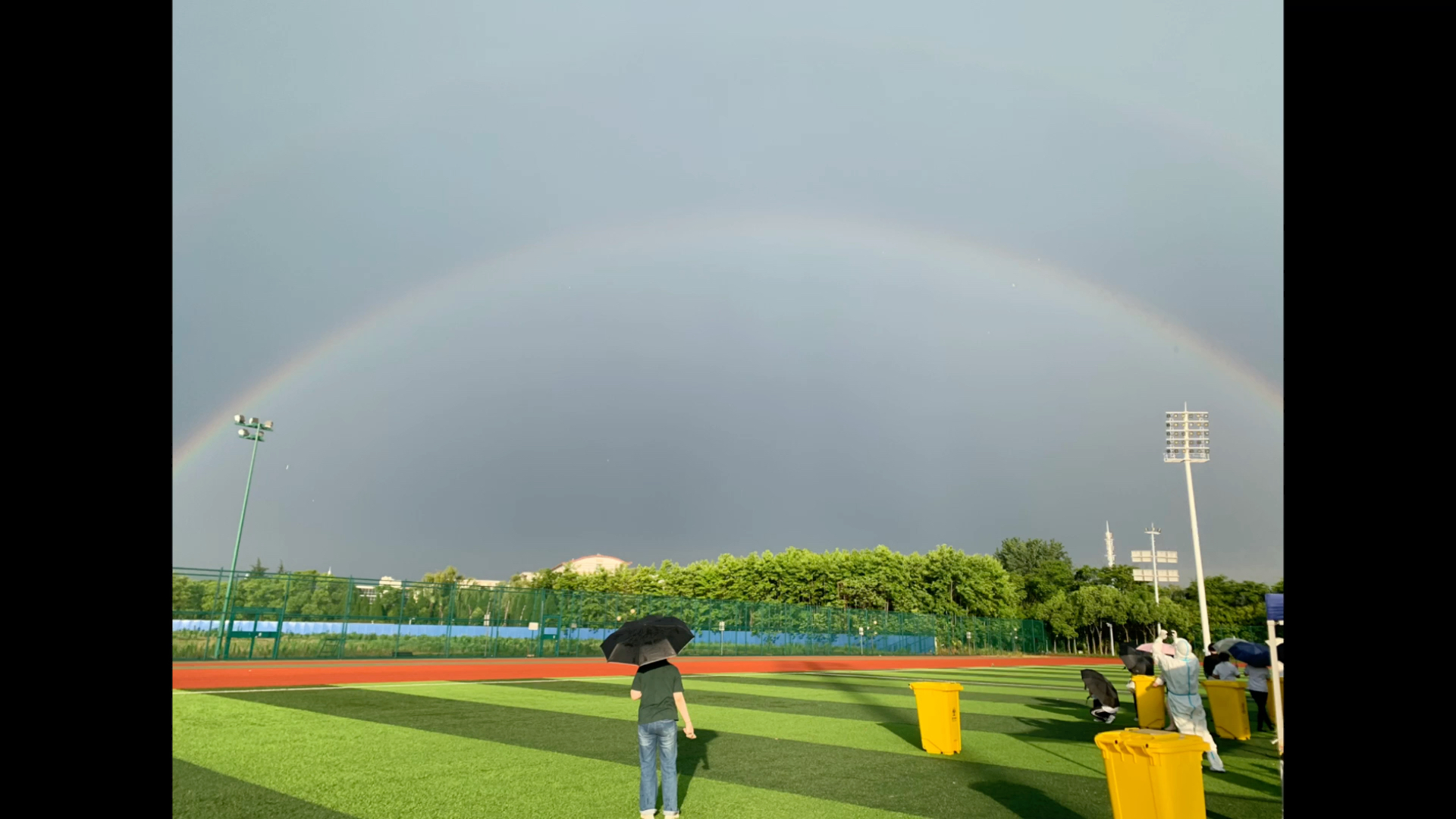 [图]雨后彩虹接好运