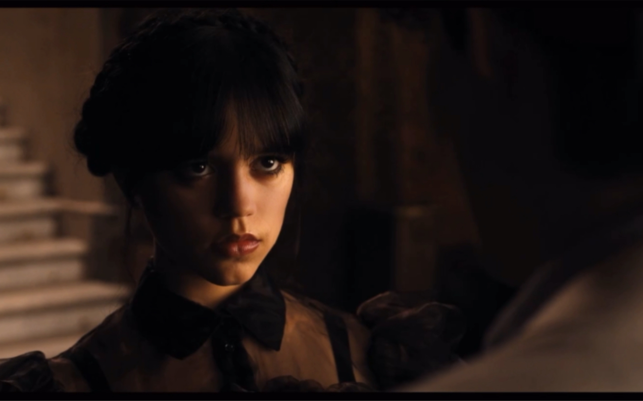 美剧【星期三】|哥特萝莉的dress up|僵尸舞舞会