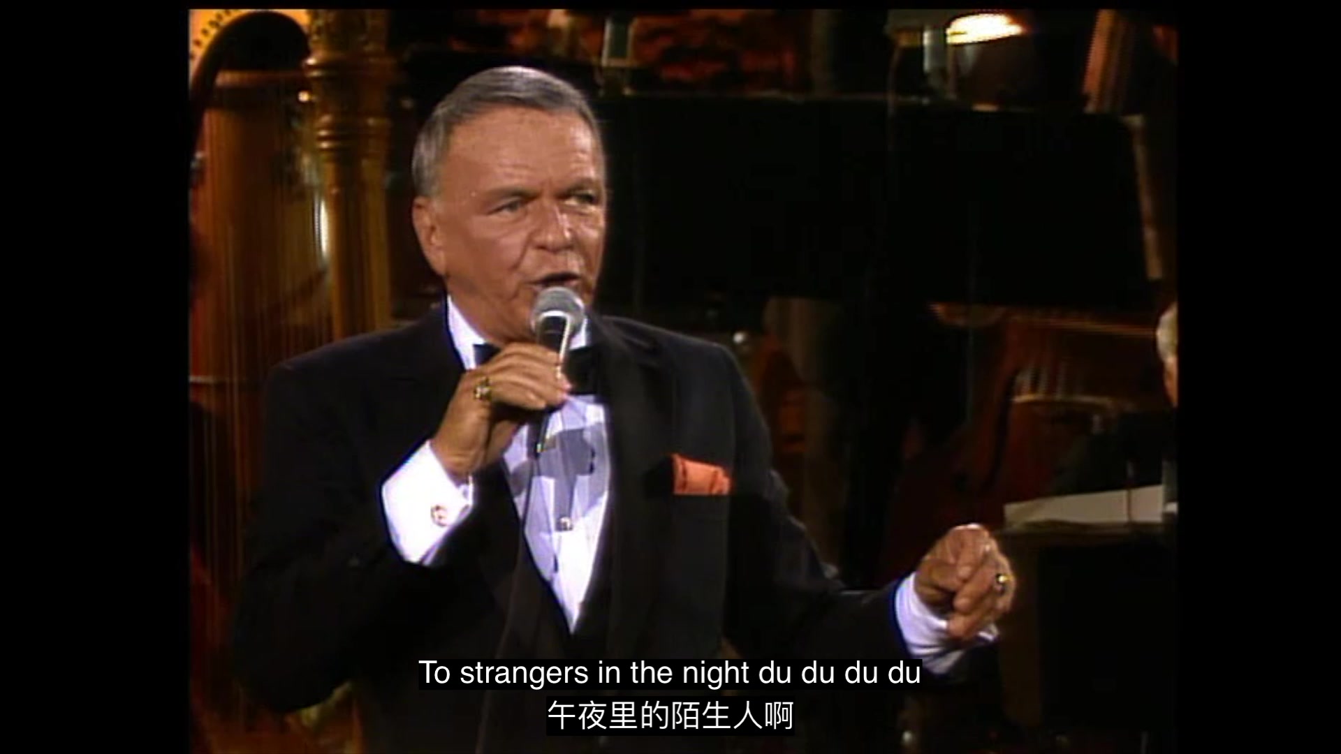 [图]Strangers in the Night - Frank Sinatra