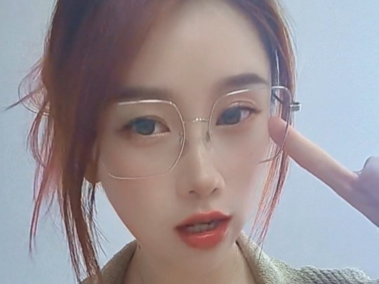 《女孩》是玲玲的原创手势舞吖#女孩原创手势舞 #韦礼安女孩 #甜甜的