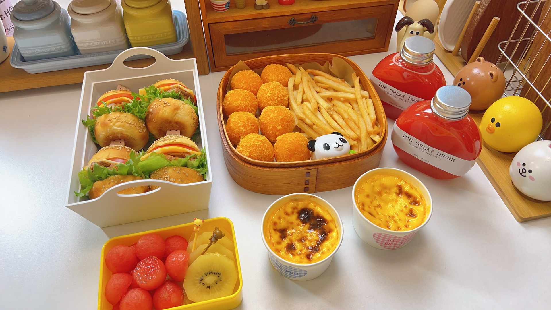 小学生的辅导班便当/今天给孩子做了超级可爱的迷你小汉堡,还有爆浆