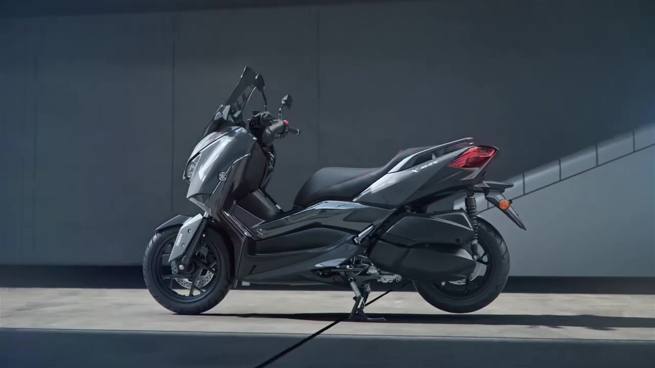 2021 yamaha x-max 300 tech max特別版廠方片段 - 配置更多豪華裝備