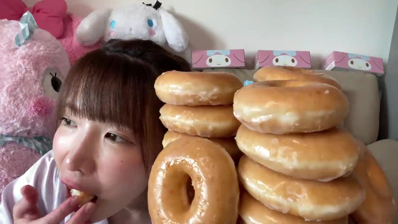 【大胃王】甜甜圈【萌梓】