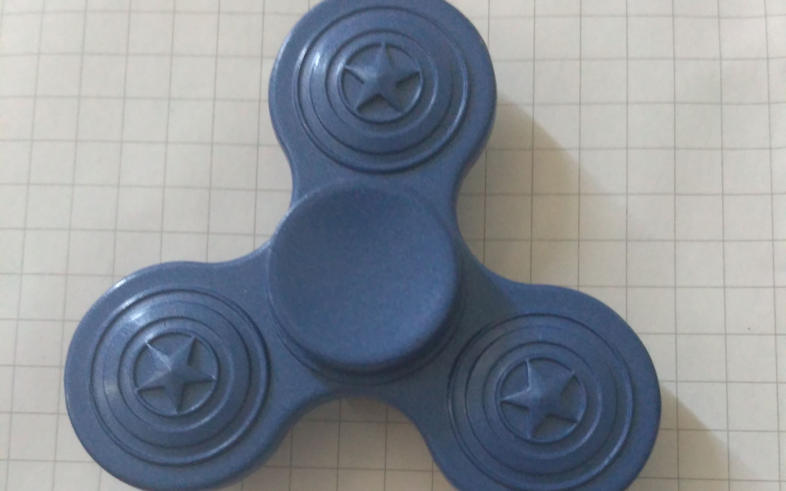 垃圾评测一个商场花了35块钱买的一个指尖陀螺