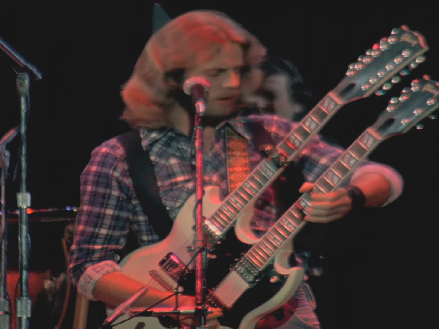 [图]【4K60帧杜比全景声】Eagles - Hotel California (1977Live At The Capital Centre)