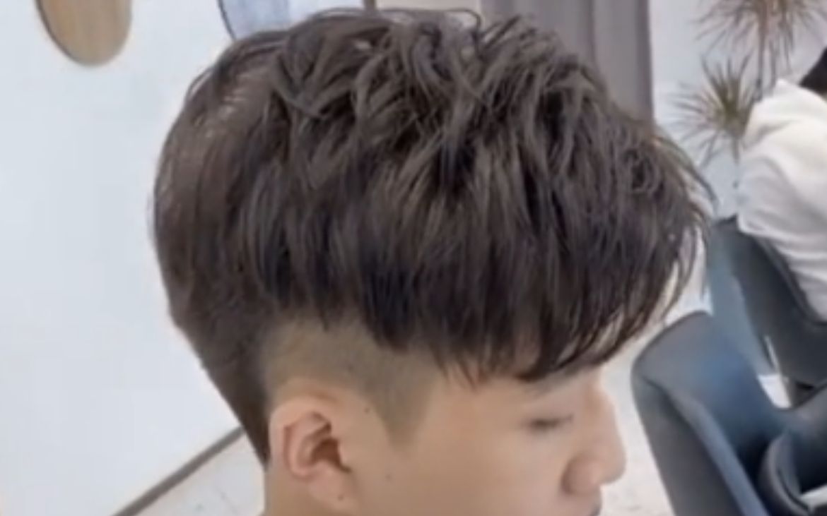 【男生发型】韩式二八分烫发