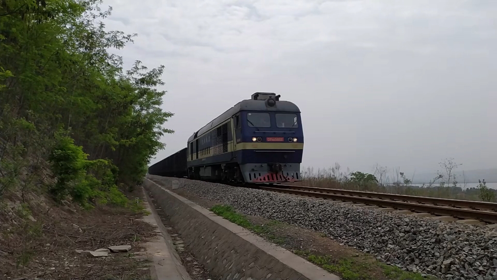 宝麟铁路上的df8b