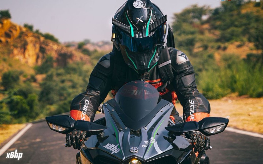 非常漂亮的川崎h2r头盔