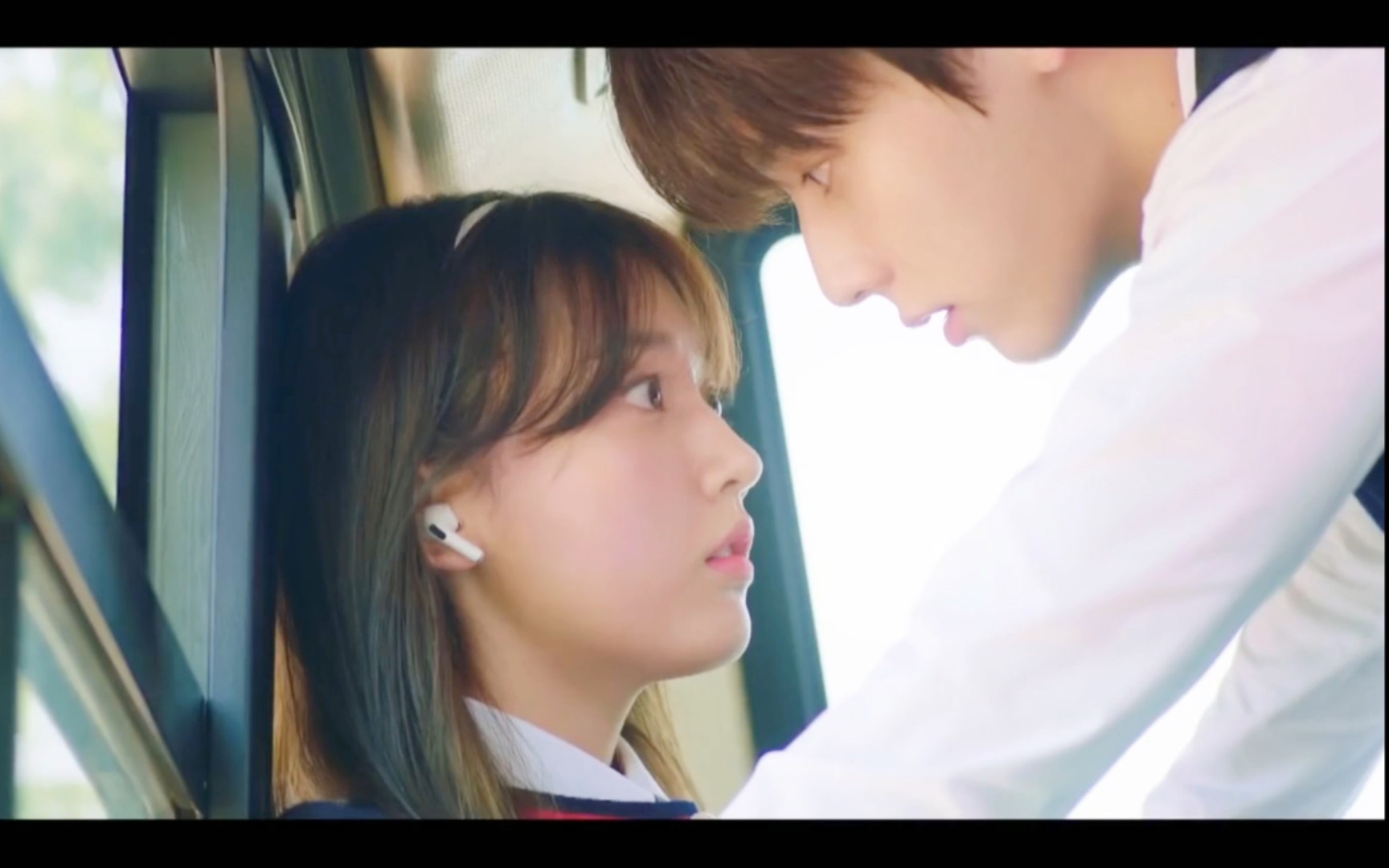 颜值超高的校园小甜剧,太令人心动了吧@《生存直播》_哔哩哔哩_bili