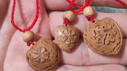 幸运草小心心心形桃核吊坠
