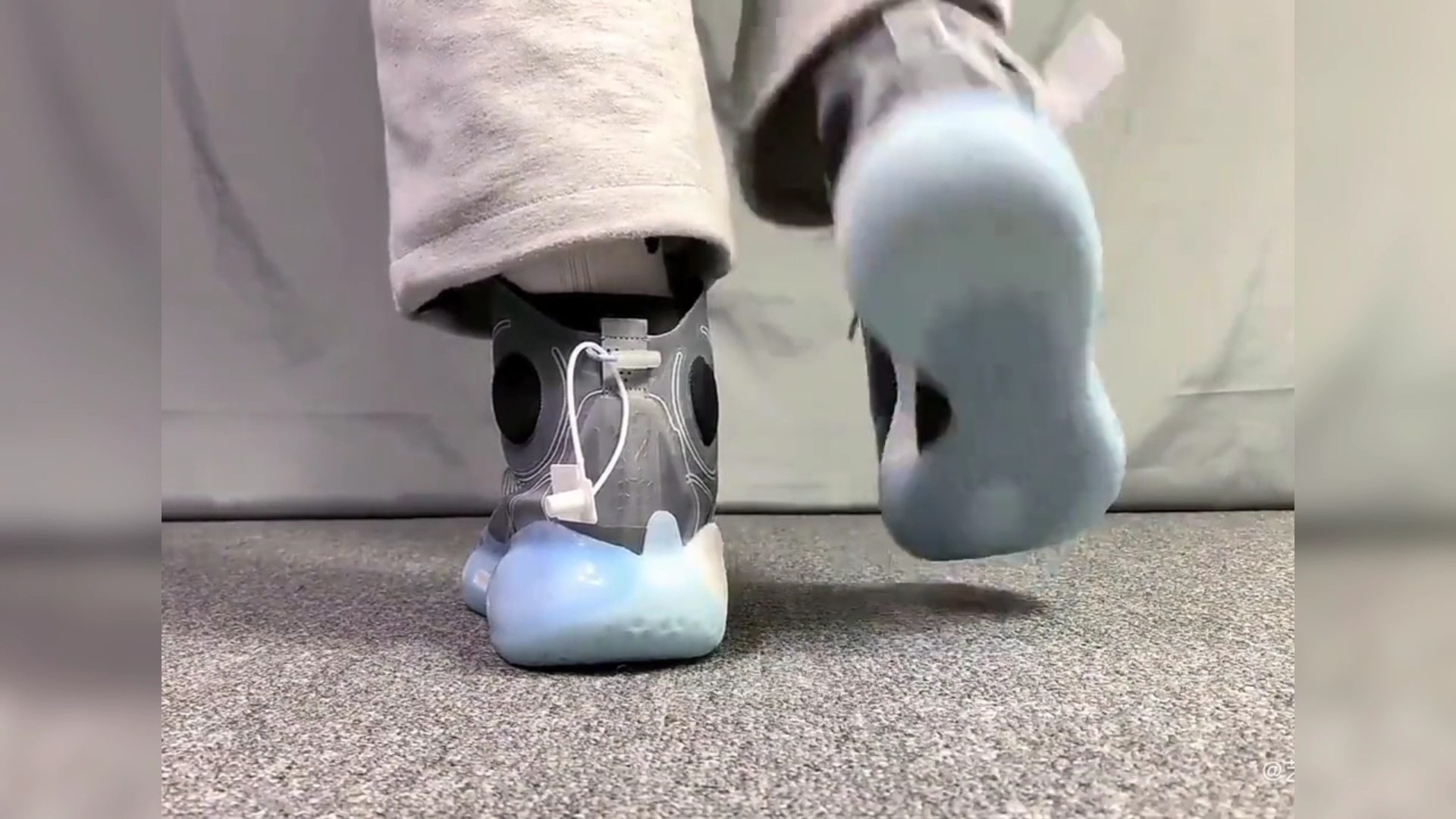 李宁驭帅1442高帮夜光蓝灰配色,原装正品五张入手慢无.