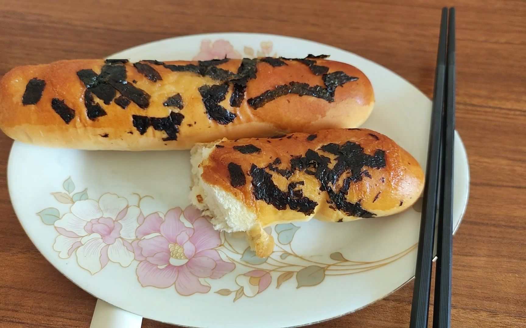 南昌资溪面包----海苔沙拉包