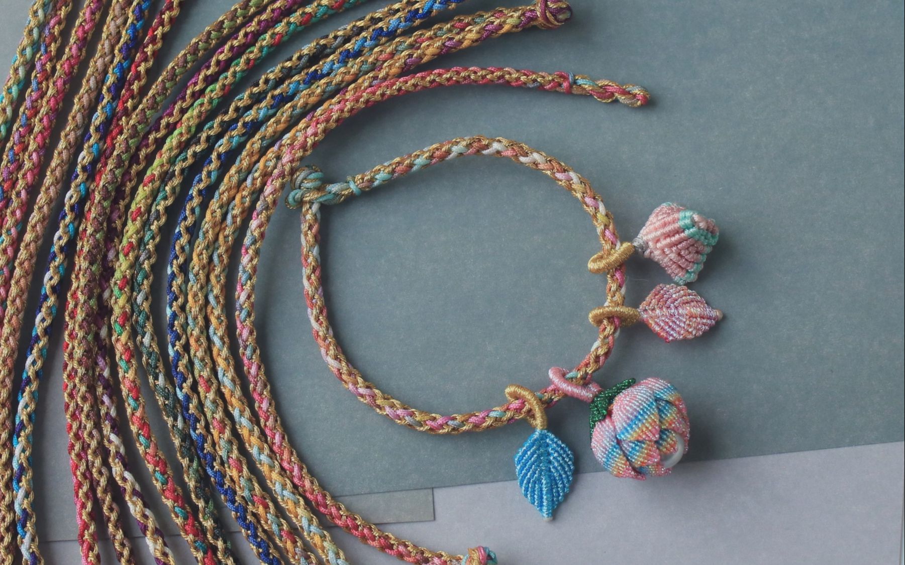 编绳夏日迷语手工diy盘编锦鲤圆八股辫手绳编绳教程