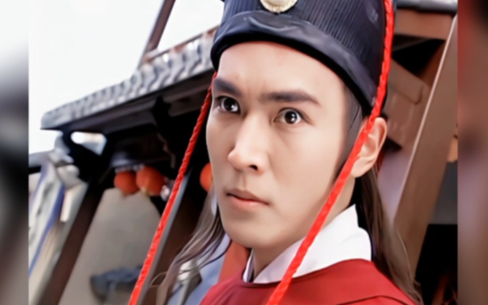 看他平时软萌软萌的,严肃起来可是不好惹的 !焦恩俊/展昭