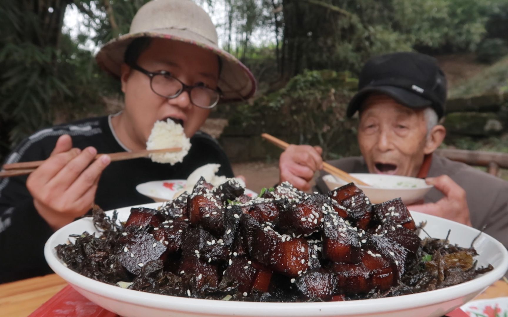 3斤五花肉,1把茶叶,做“茶香红烧肉”一口茶叶一口肉,肥而不腻哔哩哔哩bilibili