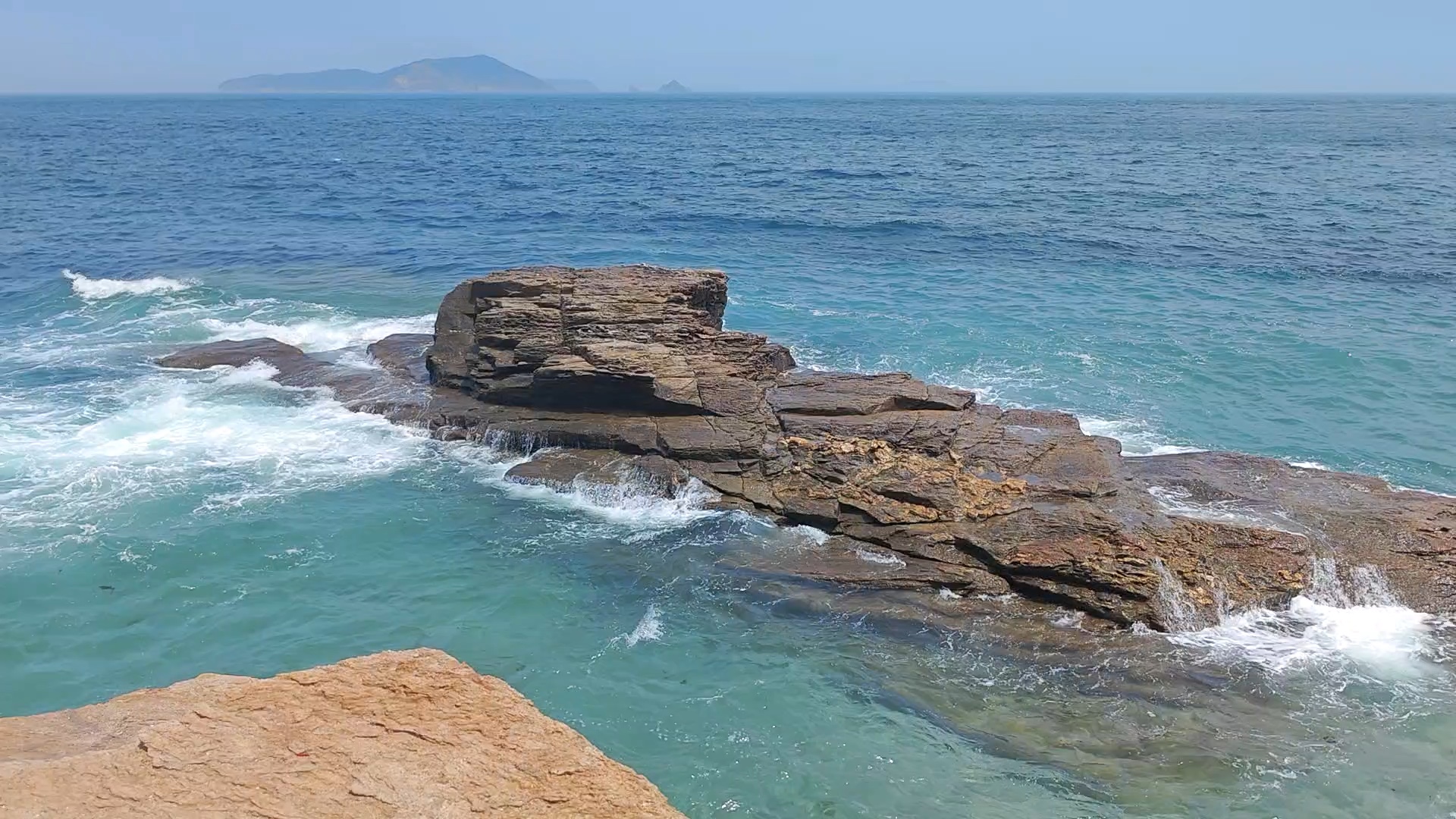 辽宁大连獐子岛自在栖汐民宿出门就是网红玻璃海!