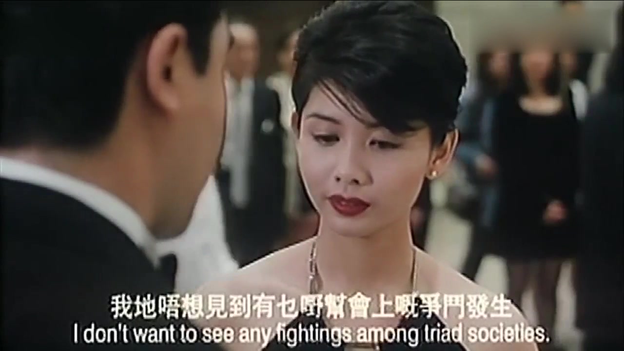 古惑仔：丁瑶赌场开业，山鸡带着兄弟来砸场子，气的丁瑶当场失态_哔哩哔哩_bilibili