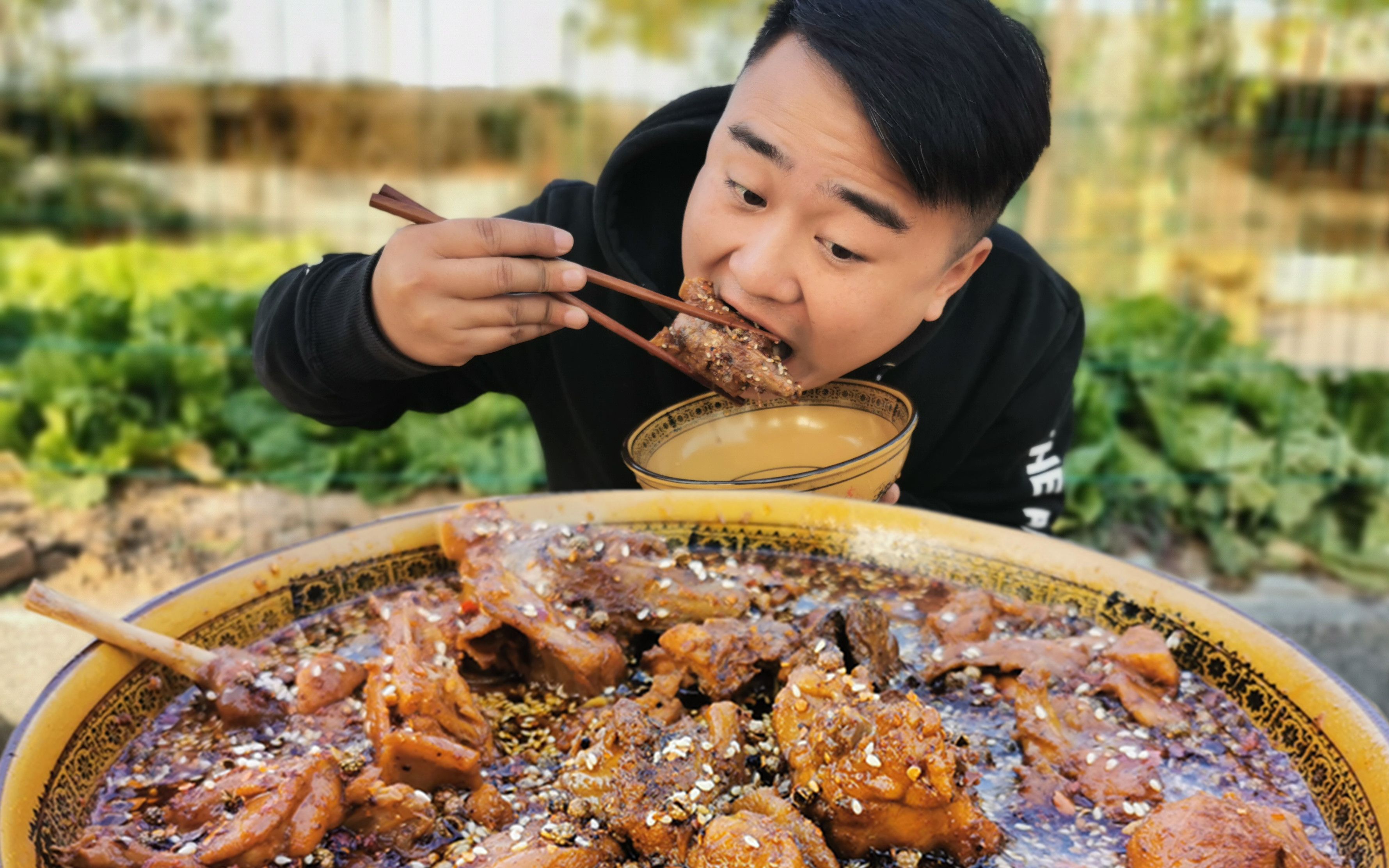 这才是“麻辣兔肉”的正宗做法,5分钟学会,出锅后麻辣鲜香,不腥不骚!哔哩哔哩bilibili