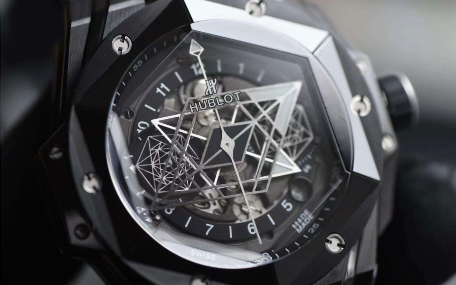 宇舶大爆炸刺青二代腕表与刺青一代有何区别?