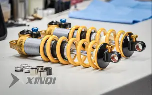 Download Video: 有人爱有人恨的一款后减震 OHLINS TTX22m【信骑 XINQI】后胆改行程 一只软改 一只硬改