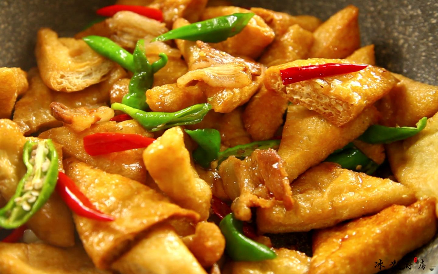 辣炒豆腐泡,劲爽口感,香辣十足!