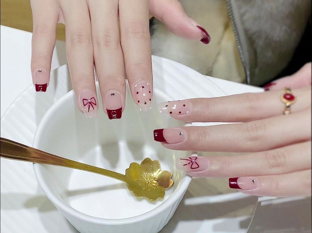 美翻的新年款式96法式红色蝴蝶结美甲教程