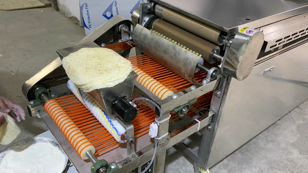 全自动烙饼机,一体化制作烙饼展示,圆形烙饼机电加热操作简单_哔哩