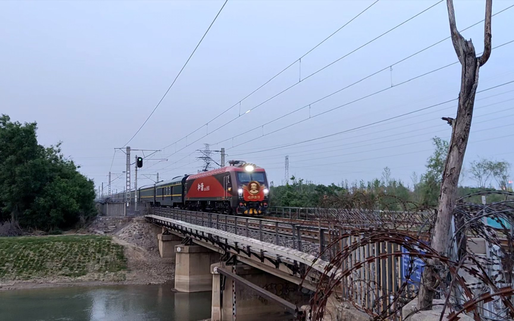 【国铁】z1次保定站通过/z70次保定站出站