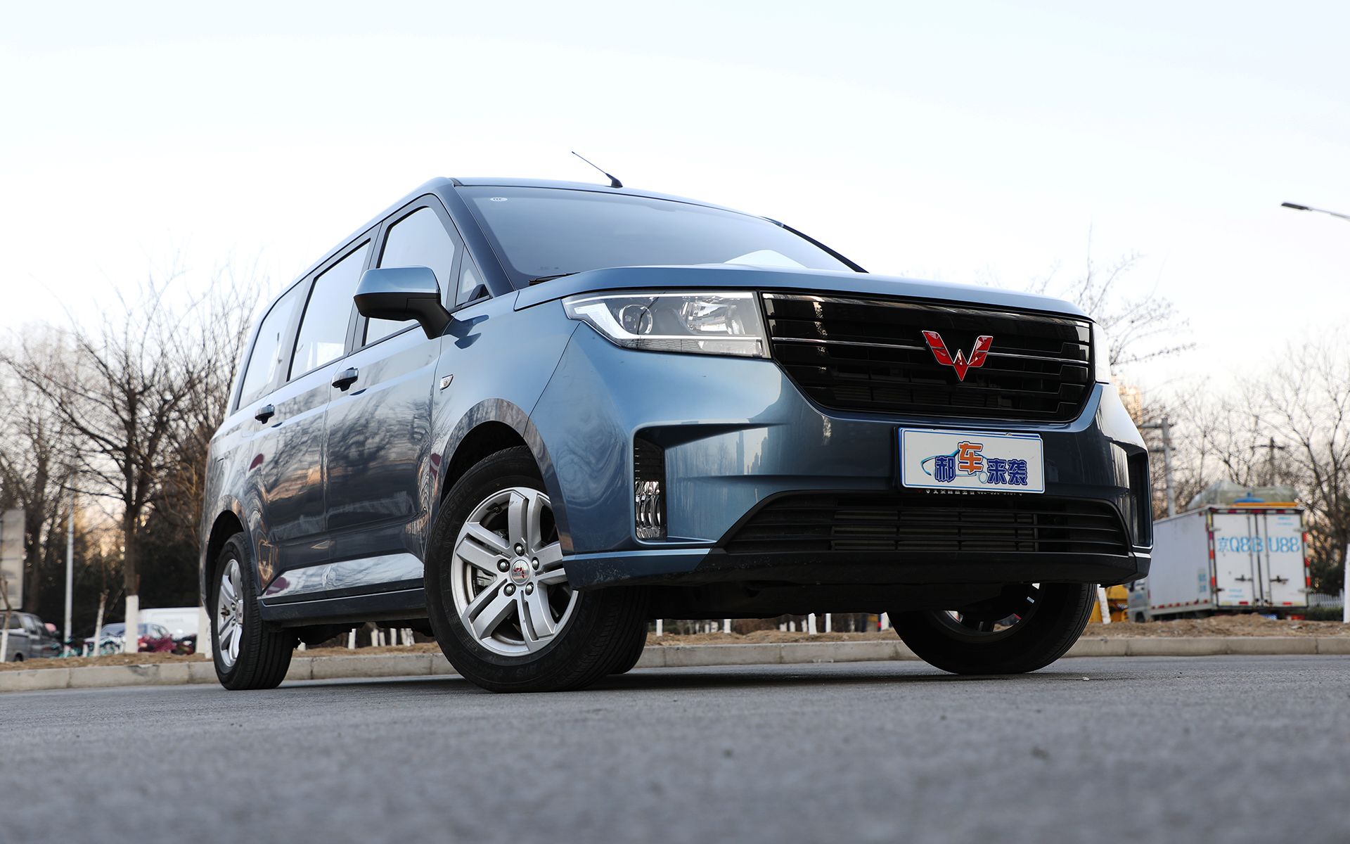 全款7万元能落地分期两年免息首付不到2万元五菱宏光plus导购