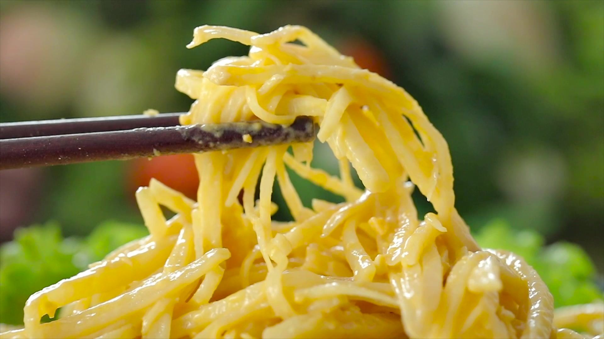 【大叔食话】咸蛋黄土豆丝,好吃又好看,关键制作简单,学起来吧